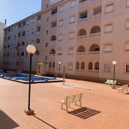 Sunny Appartment With Pool Torrevieja Center Екстериор снимка